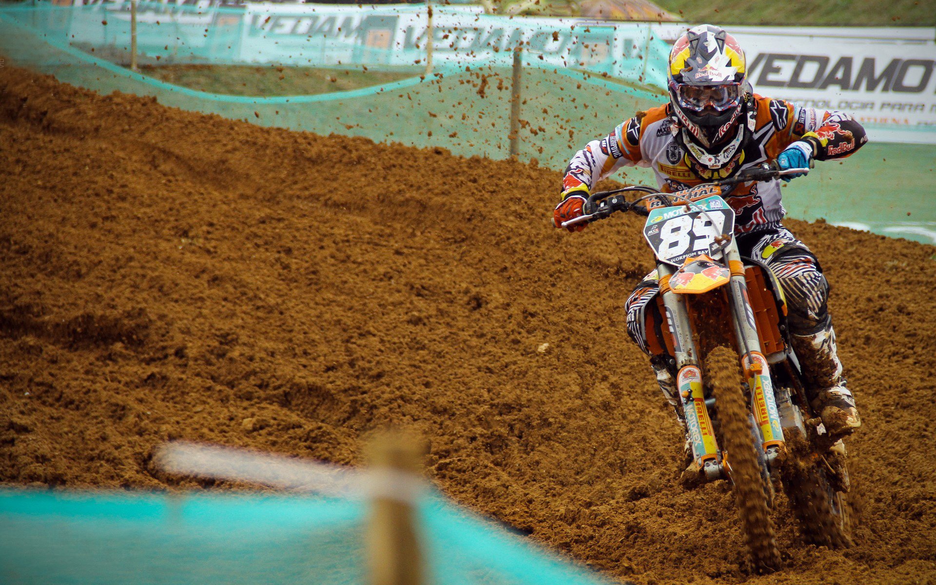 绿茵场上的乒乓旋涡，当奥恰洛夫执教英格兰鏖战法兰西